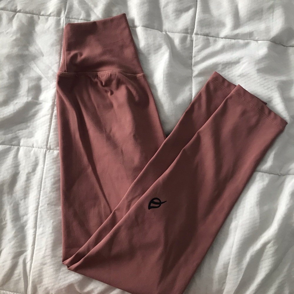 Ptula Taylor “Stay True” Legging